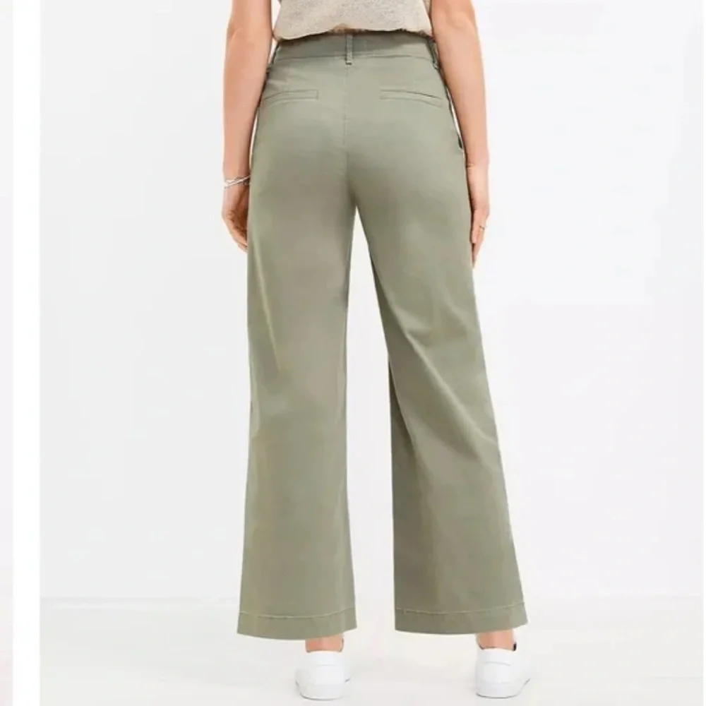 LOFT Women’s Wide Leg Olive Olive Green Chino Pants Size 12 - Picture 2 of 5